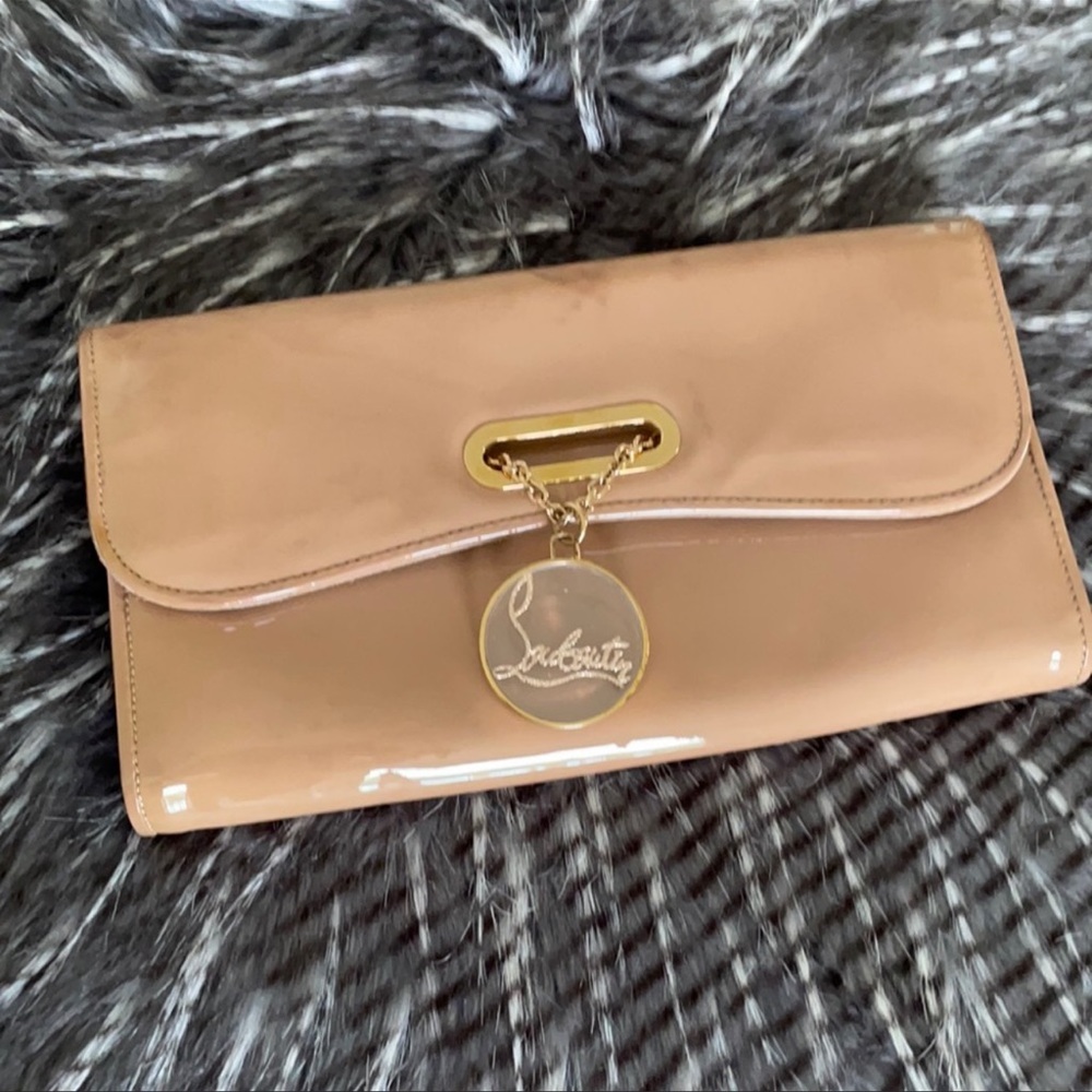 Christian Louboutin Mini Bag Riviera Beige Chain Nude Patent Leather Clutch - Picture 2 of 9